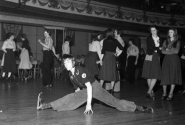 Northern Soul dancers at Wigan Casino, February 1975 – Source: Around Manchester in the 1970s, iNostalgia Publishing/Mirrorpix