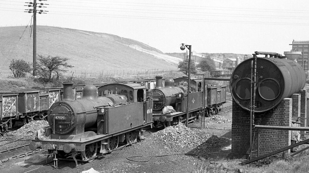 47629 and 47289 at NCB Williamthorpe Colliery. - Clive Hardy