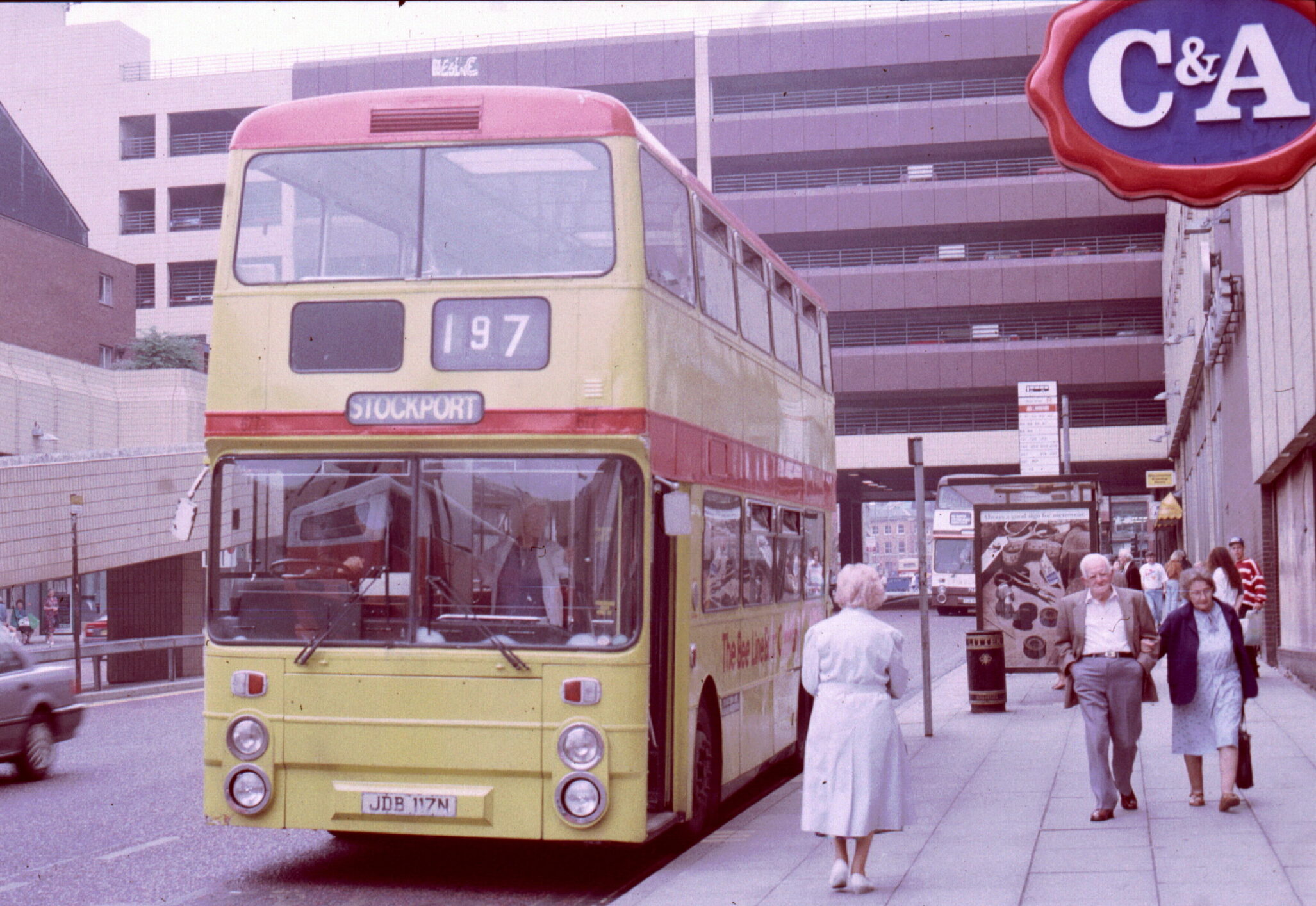 C and A Manchester - Bus Approach